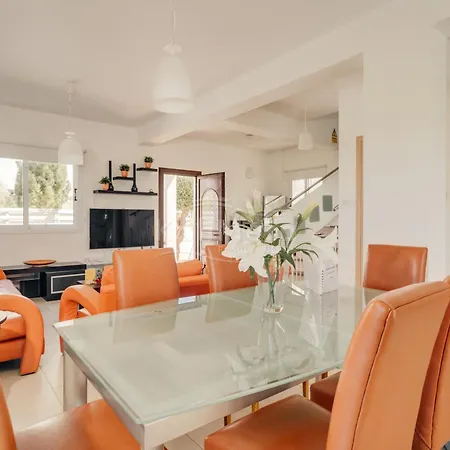 Maria Villa Paralimni