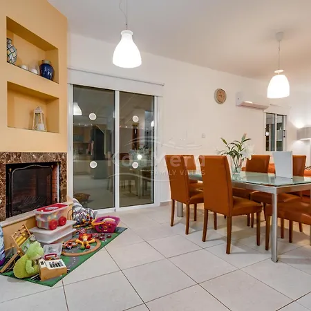 Maria Villa Paralimni